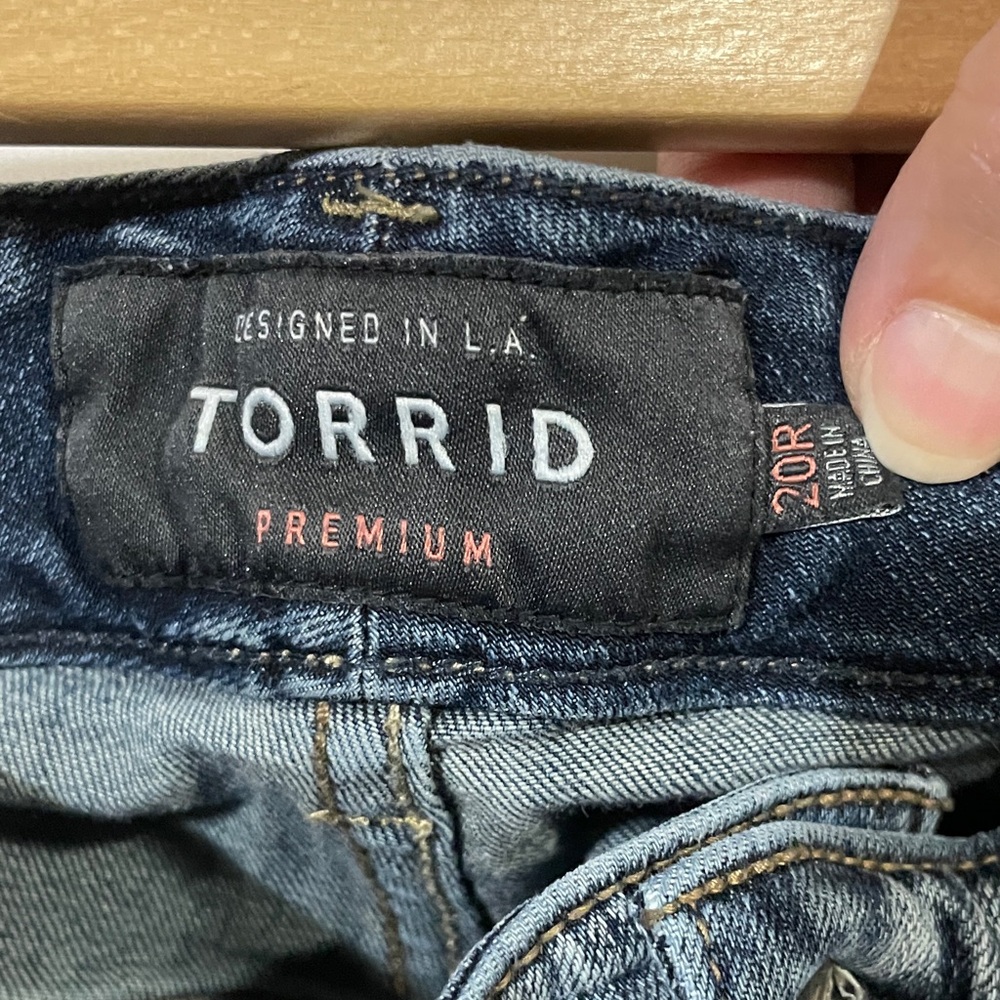 Torrid Women's Blue skinny Jeans - Picture 2 of 5